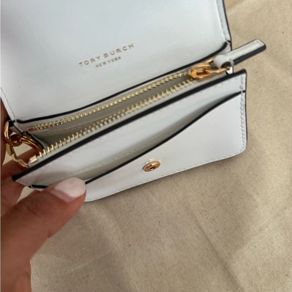 New Tory Burch 215+! EMERSON PERFORATED FLAP CARD CASE  WHITE